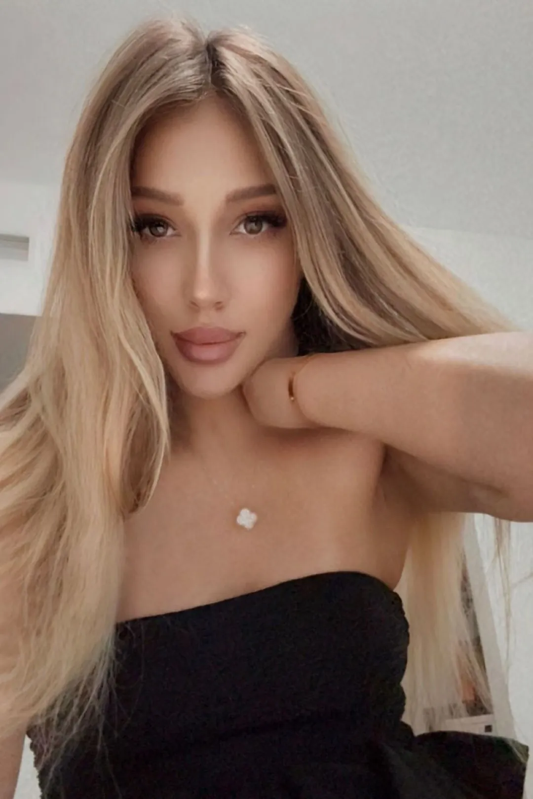 Polina escort in Al Barsha photo Dubai escort photo